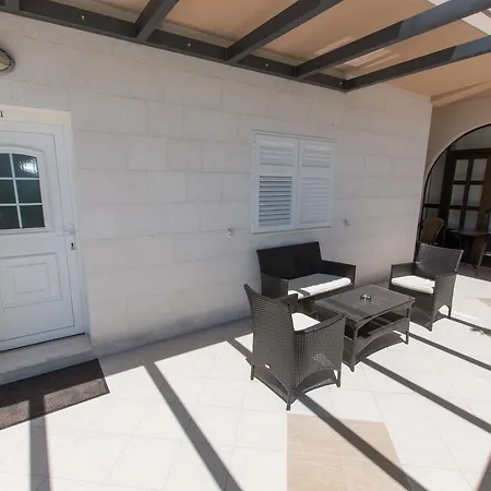 Matko's Oasis * Brela